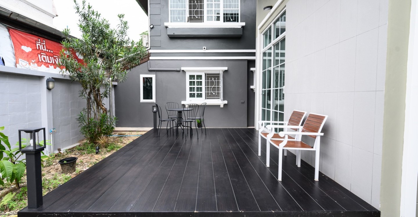 ผนังตกแต่ง เอสซีจี  รุ่น โคเต้ ขนาด 20x300x1.2 ซม. สีวอร์มเกรย์